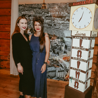 LĪGO iesvētības "Vai būsi mans tandēms?" 2018 - Kā jau ierasts, rudens sezonā lielais Līgo pulks pulcējās, lai iesvētītu jaunos biedrus un kļūtu par vairākiem pilntiesīgiem biedriem bagātāki. Tā kā dzīvojam "Pūt, vējiņi!" zīmē, tad arī mēs, gluži kā Baibiņa un Uldis, meklējām savus tandēmus iesvētību tēmā "Vai būsi mans tandēms?".
Šoreiz ar fotoaparātu bija notikusi maza ķibele, tāpēc piedāvājam apskatīt dejotāju pašu sabildētās foto reportāžas.