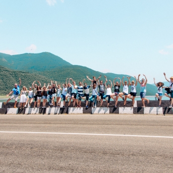 Gruzijas impresijas - Borjomi ik uz stūra, sirdssilti cilvēki, gardi ēdieni un elpu aizraujoši dabas skati - tāda bija mūsu Gruzija. Mīļa, mazliet neizprotama, bet viennozīmīgi neaizmirstama! TDA Līgo jūnija beigās devās piedzīvojumā, no kura mājās atveda 1. vietu Vispasaules tautu deju olimpiādē "New life 2017", aiz sevis atstājot vairāk nekā 1 200 dalībniekus no 10 Pasaules valstīm! Foto: Artūrs Vanags