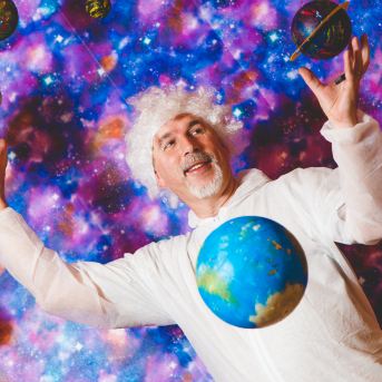 Līgo iesvētības. Pilnīgs kosmoss. - Ar lidojumam labvēlīgu laiku ir pacēlies Līgo iesvētību kosmosa kuģis un uzņemti jaunie Līgo biedri.
Pirmo reizi Jānis Purviņš pasniedza ceļojošās balvas - dzīvības koka auseklīšus - četrās nominācijās:

> Labākā dejotāja Agnese Ļebedina
> Labākais dejotājs Andis Lagzdiņš
> Gada pārsteigums Roberts Zvīdris
> Līgo dvēsele Dārta Apsīte