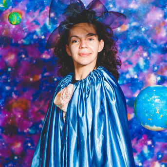 Līgo iesvētības. Pilnīgs kosmoss. - Ar lidojumam labvēlīgu laiku ir pacēlies Līgo iesvētību kosmosa kuģis un uzņemti jaunie Līgo biedri.
Pirmo reizi Jānis Purviņš pasniedza ceļojošās balvas - dzīvības koka auseklīšus - četrās nominācijās:

> Labākā dejotāja Agnese Ļebedina
> Labākais dejotājs Andis Lagzdiņš
> Gada pārsteigums Roberts Zvīdris
> Līgo dvēsele Dārta Apsīte