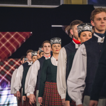 Līgo Jampadrača VIII deju svētkos - Pagājušajā nedēļas nogalē priecējām skatītājus gadskārtējos Jampadrača deju svētkos Limbažos. Paldies par kopā būšanas prieku! Foto: Mārcis Benužs, Klāvs Jurēvičs, Artūrs Vanags