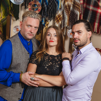 Līgo Ziemas Balle 2017 - Decembra beigās visi "Līgo" sastāvi sanāca kopā, lai kopīgi ieskandinātu Ziemas balli un svinētu dzīvi! 
Satikšanās prieks, skanīgas dziesmas un elpu aizraujošas dejas.