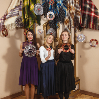 Līgo Ziemas Balle 2017 - Decembra beigās visi "Līgo" sastāvi sanāca kopā, lai kopīgi ieskandinātu Ziemas balli un svinētu dzīvi! 
Satikšanās prieks, skanīgas dziesmas un elpu aizraujošas dejas.