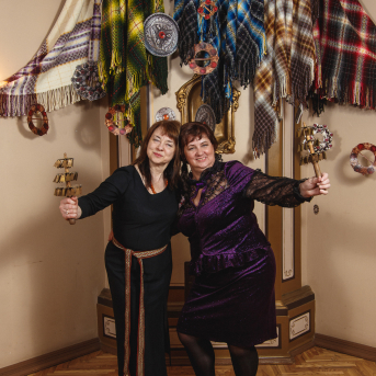 Līgo Ziemas Balle 2017 - Decembra beigās visi "Līgo" sastāvi sanāca kopā, lai kopīgi ieskandinātu Ziemas balli un svinētu dzīvi! 
Satikšanās prieks, skanīgas dziesmas un elpu aizraujošas dejas.