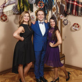 Līgo Ziemas Balle 2017 - Decembra beigās visi "Līgo" sastāvi sanāca kopā, lai kopīgi ieskandinātu Ziemas balli un svinētu dzīvi! 
Satikšanās prieks, skanīgas dziesmas un elpu aizraujošas dejas.