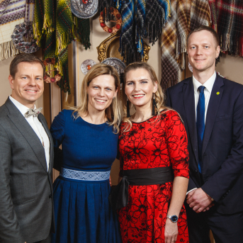 Līgo Ziemas Balle 2017 - Decembra beigās visi "Līgo" sastāvi sanāca kopā, lai kopīgi ieskandinātu Ziemas balli un svinētu dzīvi! 
Satikšanās prieks, skanīgas dziesmas un elpu aizraujošas dejas.