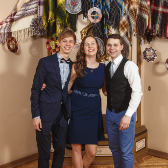 Līgo Ziemas Balle 2017 - Decembra beigās visi "Līgo" sastāvi sanāca kopā, lai kopīgi ieskandinātu Ziemas balli un svinētu dzīvi! 
Satikšanās prieks, skanīgas dziesmas un elpu aizraujošas dejas.