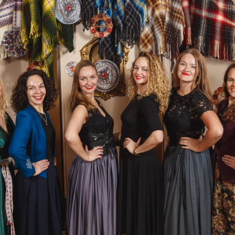 Līgo Ziemas Balle 2017 - Decembra beigās visi "Līgo" sastāvi sanāca kopā, lai kopīgi ieskandinātu Ziemas balli un svinētu dzīvi! 
Satikšanās prieks, skanīgas dziesmas un elpu aizraujošas dejas.