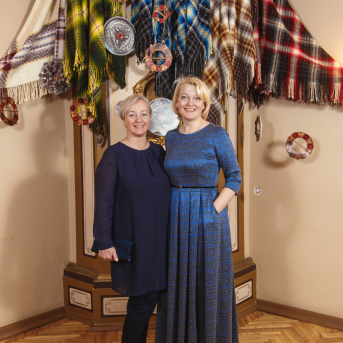 Līgo Ziemas Balle 2017 - Decembra beigās visi "Līgo" sastāvi sanāca kopā, lai kopīgi ieskandinātu Ziemas balli un svinētu dzīvi! 
Satikšanās prieks, skanīgas dziesmas un elpu aizraujošas dejas.