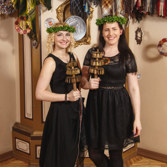 Līgo Ziemas Balle 2017 - Decembra beigās visi "Līgo" sastāvi sanāca kopā, lai kopīgi ieskandinātu Ziemas balli un svinētu dzīvi! 
Satikšanās prieks, skanīgas dziesmas un elpu aizraujošas dejas.