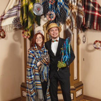 Līgo Ziemas Balle 2017 - Decembra beigās visi "Līgo" sastāvi sanāca kopā, lai kopīgi ieskandinātu Ziemas balli un svinētu dzīvi! 
Satikšanās prieks, skanīgas dziesmas un elpu aizraujošas dejas.