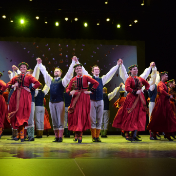 Ar sirdi dejā un svētkos - Kuplinājām Latvijas novadu deju kolektīvu koncertu ciklu „Ar sirdi dejā un svētkos”, priecājoties kopā ar mūsu Jāni Purviņu, Vispārējo latviešu Dziesmu un Deju svētku virsvadītāju, un izdejojot viņa radīto "Sasala jūrīna".

 