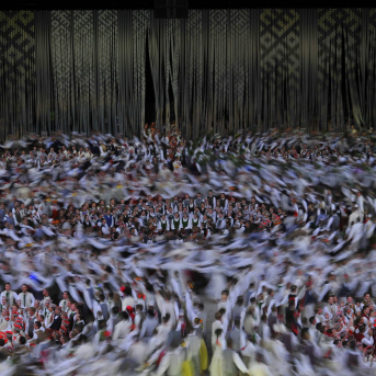 VĒL SIMTS GADU DEJAI - 