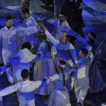 VĒL SIMTS GADU DEJAI - 