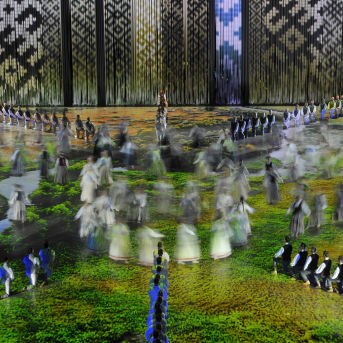 VĒL SIMTS GADU DEJAI - 