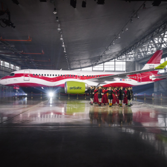 Atklājot AirBaltic #LV100 lidmašīnu - 