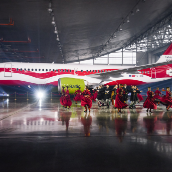 Atklājot AirBaltic #LV100 lidmašīnu - 