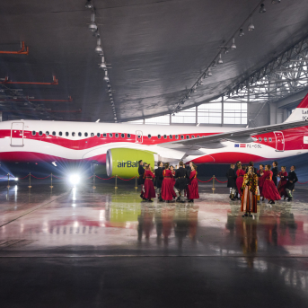 Atklājot AirBaltic #LV100 lidmašīnu - 