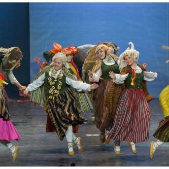 Deju lielkoncerts SAULES SPĒKS - Kad zemi klāja balta sniega sega un gaiss viļņojās pirmssvētku sajūtās, arī mēs priecējām skatītājus deju lielkoncertā "Saules spēks". #TDALīgo