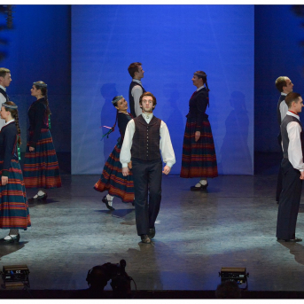 Deju lielkoncerts SAULES SPĒKS - Kad zemi klāja balta sniega sega un gaiss viļņojās pirmssvētku sajūtās, arī mēs priecējām skatītājus deju lielkoncertā "Saules spēks". #TDALīgo