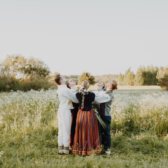 SPĒKS, KAS MŪSOS ZIED - 