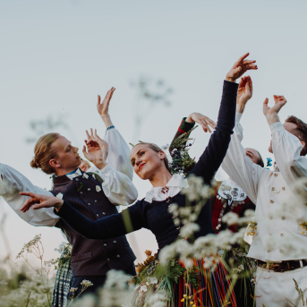 SPĒKS, KAS MŪSOS ZIED - 