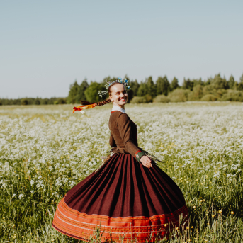 SPĒKS, KAS MŪSOS ZIED - 