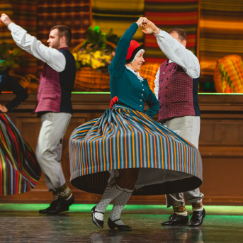 RKTMC “Mazā ģilde” deju kolektīvu koncerts “Vidusvasaras dzīvestības” - 