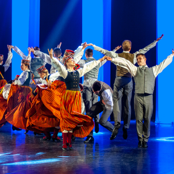 Deju koncerts "Ziemas danči" - Atkal satikšanās ziemas baltumā. ❄️
Aizvadot “Ziemas dančus”, kopā būšanas priekā nosvinējām TDA Diždancis 45. jubilejas sezonu.