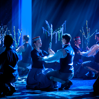 Deju koncerts "Ziemas danči" - Atkal satikšanās ziemas baltumā. ❄️
Aizvadot “Ziemas dančus”, kopā būšanas priekā nosvinējām TDA Diždancis 45. jubilejas sezonu.