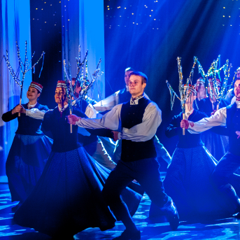 Deju koncerts "Ziemas danči" - Atkal satikšanās ziemas baltumā. ❄️
Aizvadot “Ziemas dančus”, kopā būšanas priekā nosvinējām TDA Diždancis 45. jubilejas sezonu.