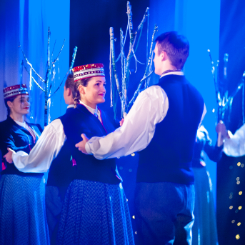 Deju koncerts "Ziemas danči" - Atkal satikšanās ziemas baltumā. ❄️
Aizvadot “Ziemas dančus”, kopā būšanas priekā nosvinējām TDA Diždancis 45. jubilejas sezonu.