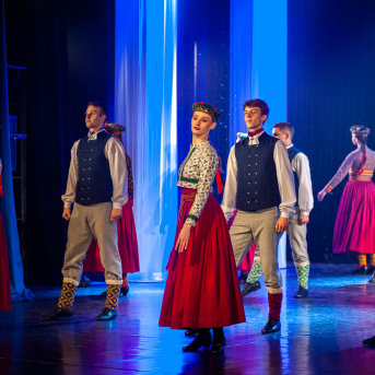 Deju koncerts "Ziemas danči" - Atkal satikšanās ziemas baltumā. ❄️
Aizvadot “Ziemas dančus”, kopā būšanas priekā nosvinējām TDA Diždancis 45. jubilejas sezonu.