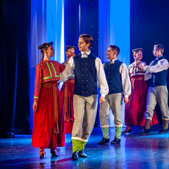 Deju koncerts "Ziemas danči" - Atkal satikšanās ziemas baltumā. ❄️
Aizvadot “Ziemas dančus”, kopā būšanas priekā nosvinējām TDA Diždancis 45. jubilejas sezonu.