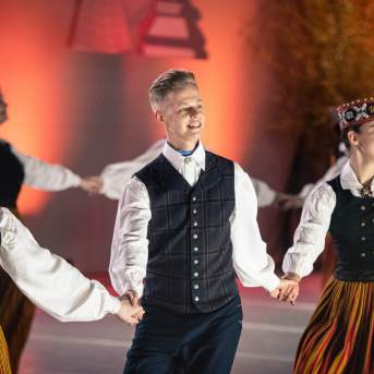 Deju koncerts “Saules pilni visi gaisi” - 