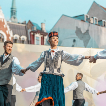 RKTMC “Mazā ģilde” deju kolektīvu lielkoncerts “Vidusvasaras dzīvestības” - 