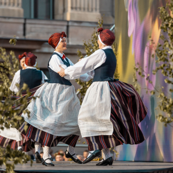 RKTMC “Mazā ģilde” deju kolektīvu lielkoncerts “Vidusvasaras dzīvestības” - 