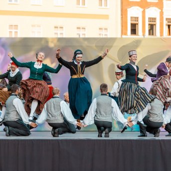 RKTMC “Mazā ģilde” deju kolektīvu lielkoncerts “Vidusvasaras dzīvestības” - 