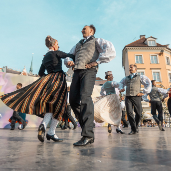 RKTMC “Mazā ģilde” deju kolektīvu lielkoncerts “Vidusvasaras dzīvestības” - 