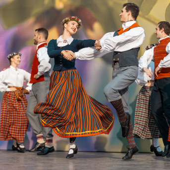 RKTMC “Mazā ģilde” deju kolektīvu lielkoncerts “Vidusvasaras dzīvestības” - 