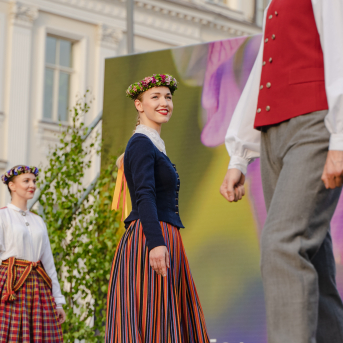 RKTMC “Mazā ģilde” deju kolektīvu lielkoncerts “Vidusvasaras dzīvestības” - 