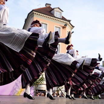 RKTMC “Mazā ģilde” deju kolektīvu lielkoncerts “Vidusvasaras dzīvestības” - 