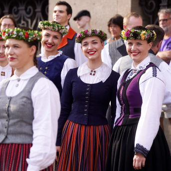 RKTMC “Mazā ģilde” deju kolektīvu lielkoncerts “Vidusvasaras dzīvestības” - 