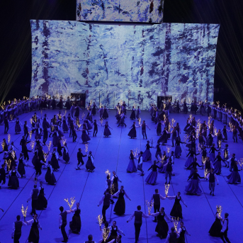 Latviešu skatuviskās dejas lielkoncerts "Balts" - Baltas ietrīsas mūsu sirdis no visa tā skaistuma, kas piedzīvots. Mums kopā, svinot latvietību, izdevies radīt neaizmirstamus Svētkus. Jo svētki esam mēs paši un cilvēki mums apkārt. Foto: Ilmārs Znotiņš, Jānis Pipars un Jānis Romanovskis (Latvijas Nacionālā kultūras centra arhīvs) un LETA fotogrāfi