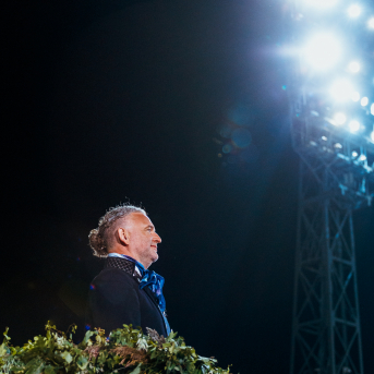 Deju lieluzvedums "Mūžīgais dzinējs" - Baltas ietrīsas mūsu sirdis no visa tā skaistuma, kas piedzīvots. Mums kopā, svinot latvietību, izdevies radīt neaizmirstamus Svētkus. Jo svētki esam mēs paši un cilvēki mums apkārt. Foto: Artūrs Vanags un Ilmārs Znotiņš, Jānis Pipars un Jānis Romanovskis (Latvijas Nacionālā kultūras centra arhīvs)