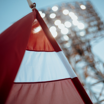 Deju lieluzvedums "Mūžīgais dzinējs" - Baltas ietrīsas mūsu sirdis no visa tā skaistuma, kas piedzīvots. Mums kopā, svinot latvietību, izdevies radīt neaizmirstamus Svētkus. Jo svētki esam mēs paši un cilvēki mums apkārt. Foto: Artūrs Vanags un Ilmārs Znotiņš, Jānis Pipars un Jānis Romanovskis (Latvijas Nacionālā kultūras centra arhīvs)