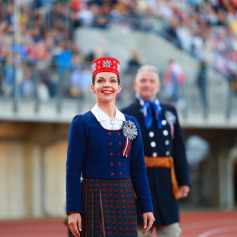 Deju lieluzvedums "Mūžīgais dzinējs" - Baltas ietrīsas mūsu sirdis no visa tā skaistuma, kas piedzīvots. Mums kopā, svinot latvietību, izdevies radīt neaizmirstamus Svētkus. Jo svētki esam mēs paši un cilvēki mums apkārt. Foto: Artūrs Vanags un Ilmārs Znotiņš, Jānis Pipars un Jānis Romanovskis (Latvijas Nacionālā kultūras centra arhīvs)