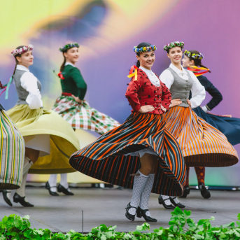 RKTMC “Mazā ģilde” visu paaudžu deju kolektīvu lielkoncerts “Vidusvasaras dzīvestības” - 