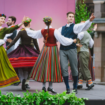 RKTMC “Mazā ģilde” visu paaudžu deju kolektīvu lielkoncerts “Vidusvasaras dzīvestības” - 