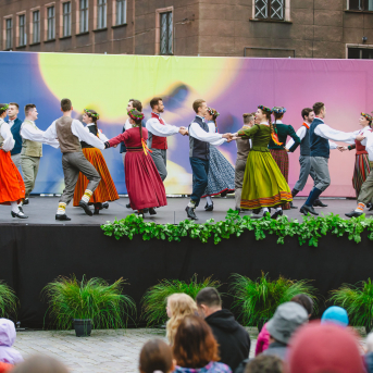 RKTMC “Mazā ģilde” visu paaudžu deju kolektīvu lielkoncerts “Vidusvasaras dzīvestības” - 